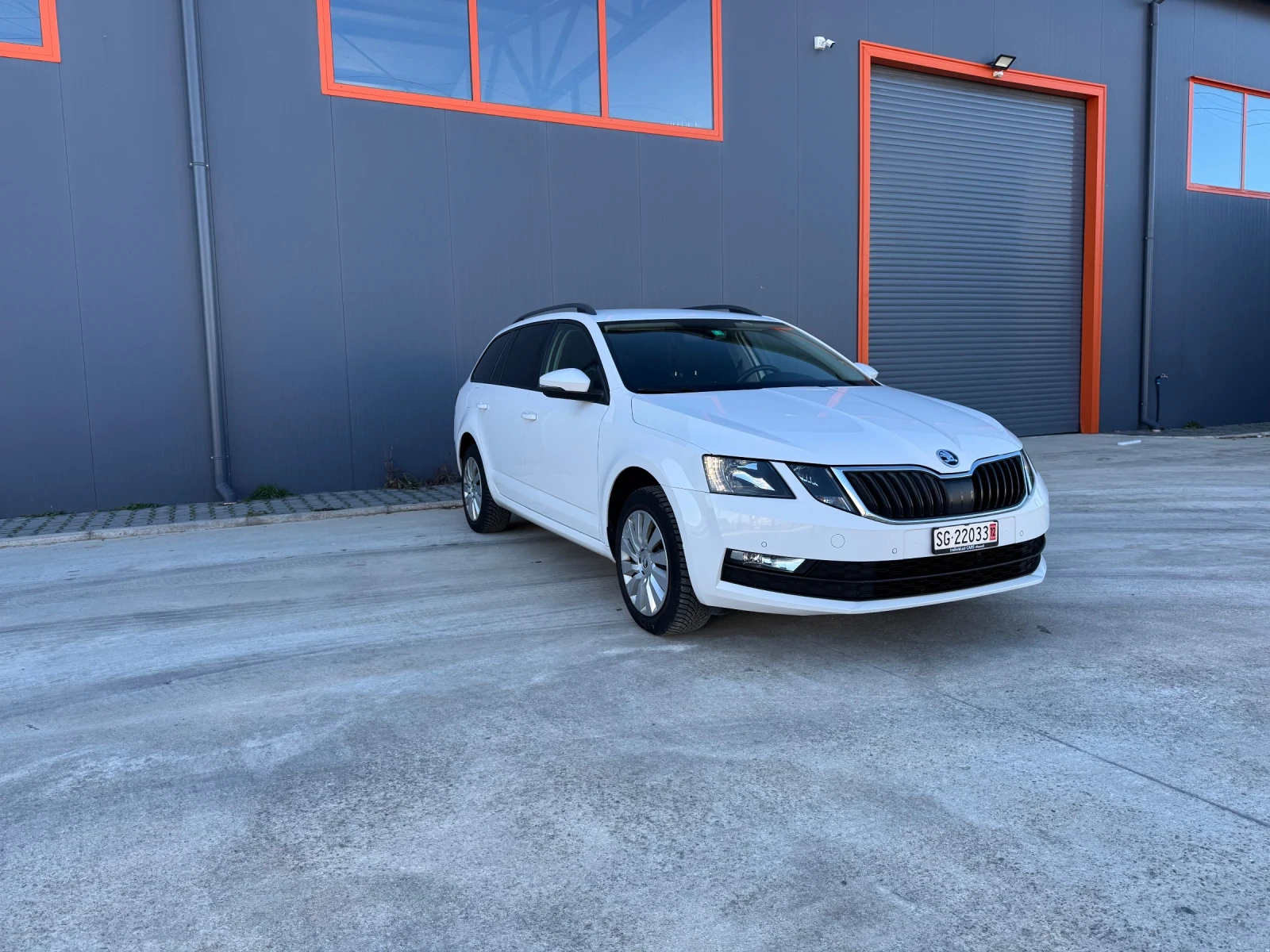 Skoda Octavia Swiss 2.0 4x4 Top - изображение 3