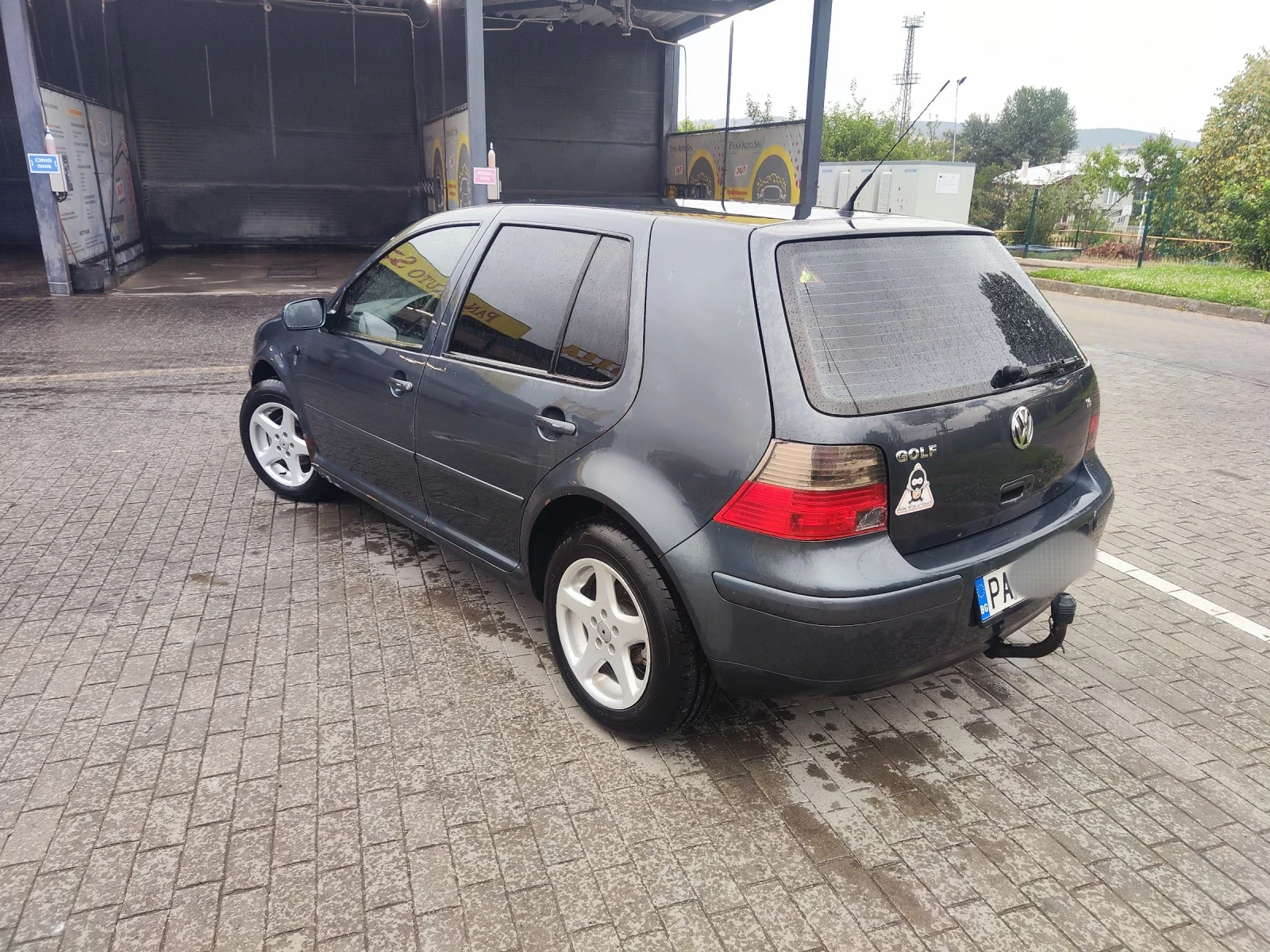 VW Golf 1, 6 SR 101к.с/газ - изображение 2
