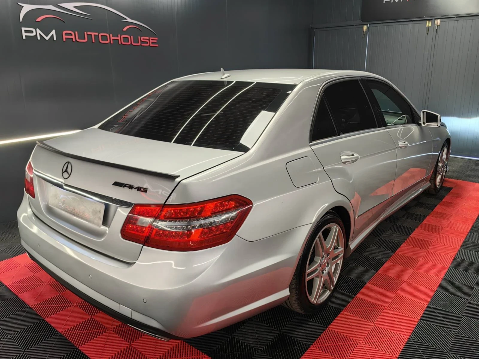 Mercedes-Benz E 350 AMG PACK* РЕГ* ПОДГРЕВ* ТЕМПОМАТ * КОЖА* ПЕРФЕКТНА - изображение 3