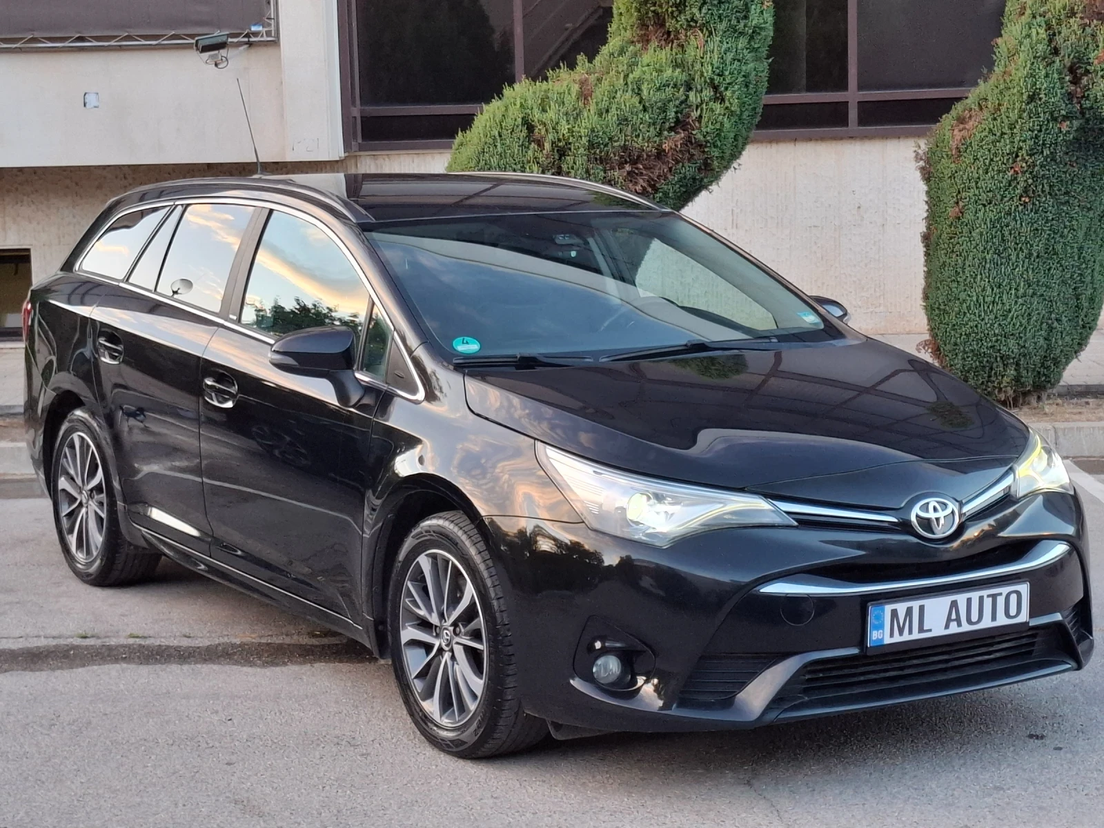 Toyota Avensis 2.0D4D 143hp * КЛИМАТРОНИК * EURO 6 * NAVI *  - изображение 3