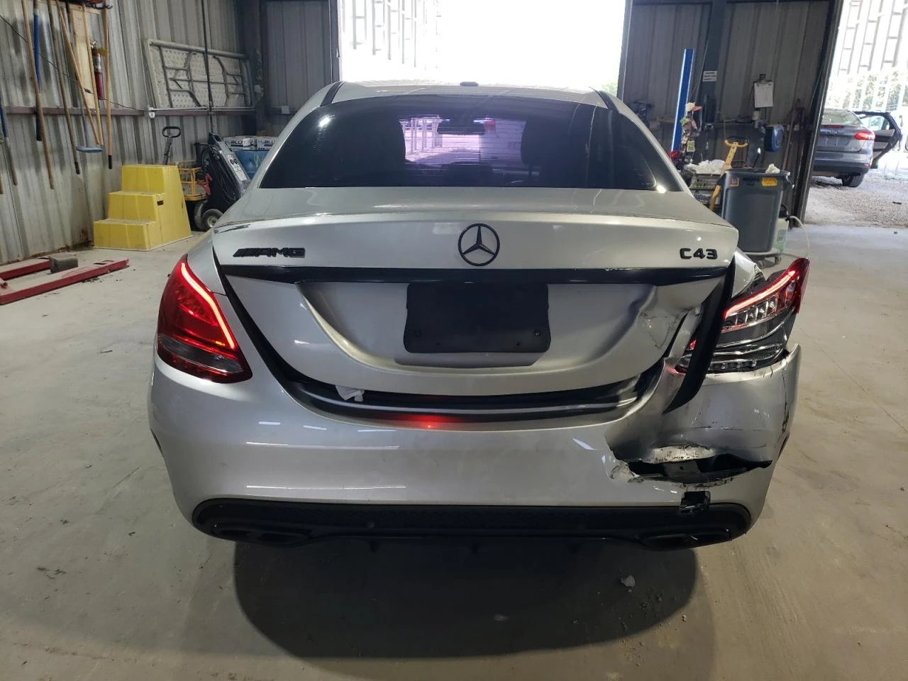 Mercedes-Benz C 43 AMG 4MATIC* подгрев* KEYLESS* шибидах* клип на мотора - изображение 6