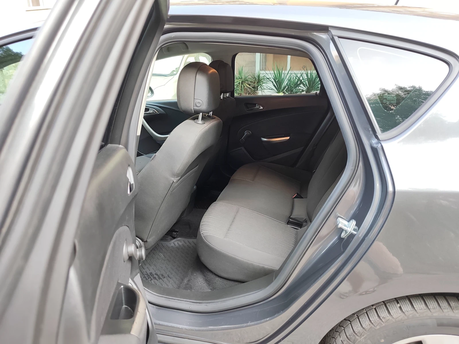 Opel Astra ГАЗ-ИНЖ* КЛИМАТРОНИК* ТОП!!, снимка 13 - Автомобили и джипове - 55688371