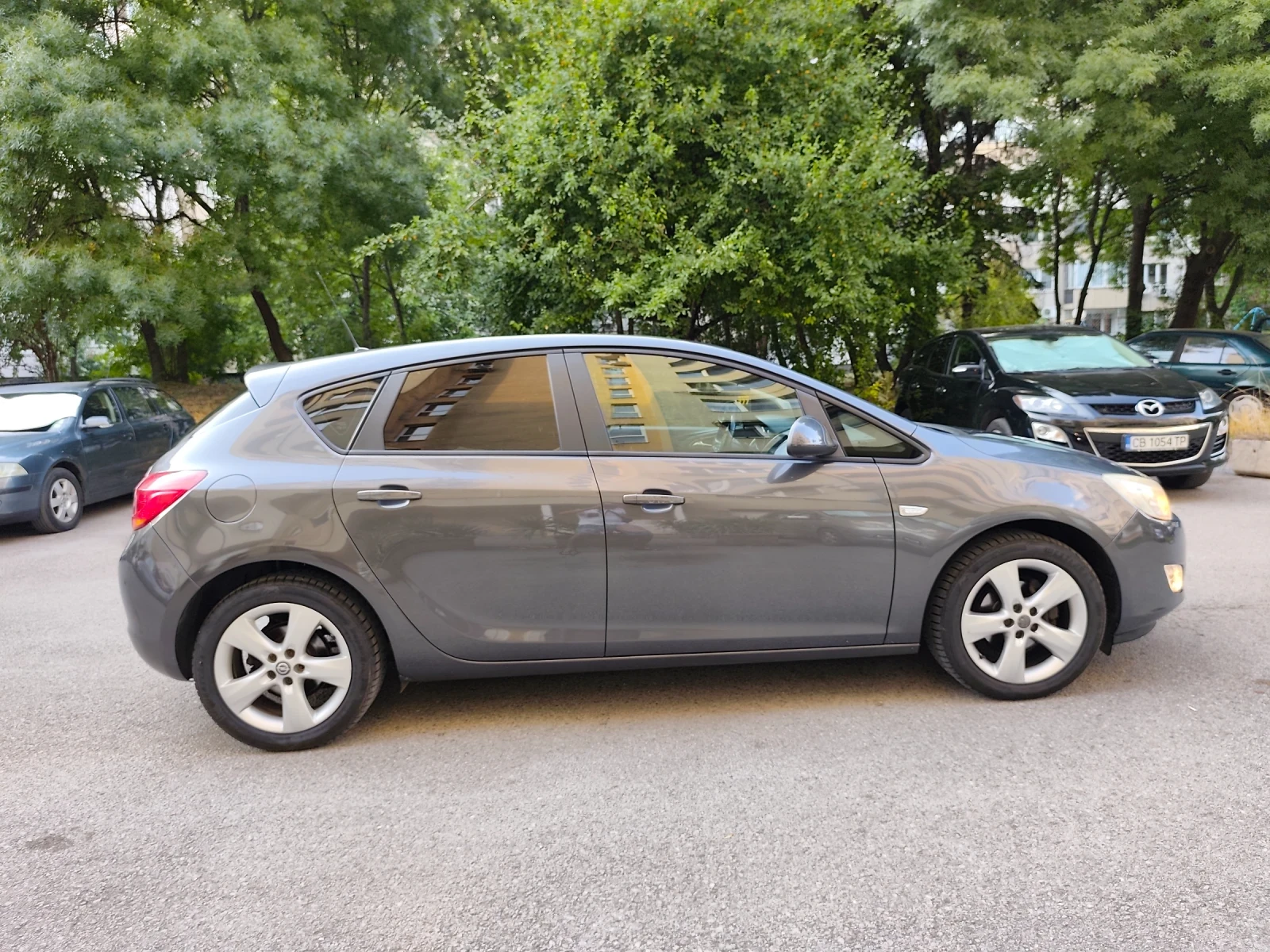 Opel Astra ГАЗ-ИНЖ* КЛИМАТРОНИК* ТОП!!, снимка 2 - Автомобили и джипове - 55688371
