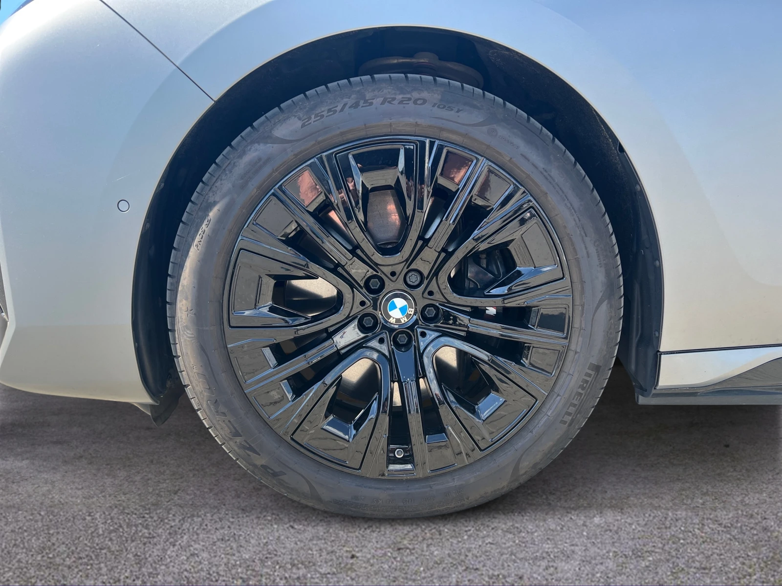 BMW i7 xDrive60, снимка 5 - Автомобили и джипове - 54551995