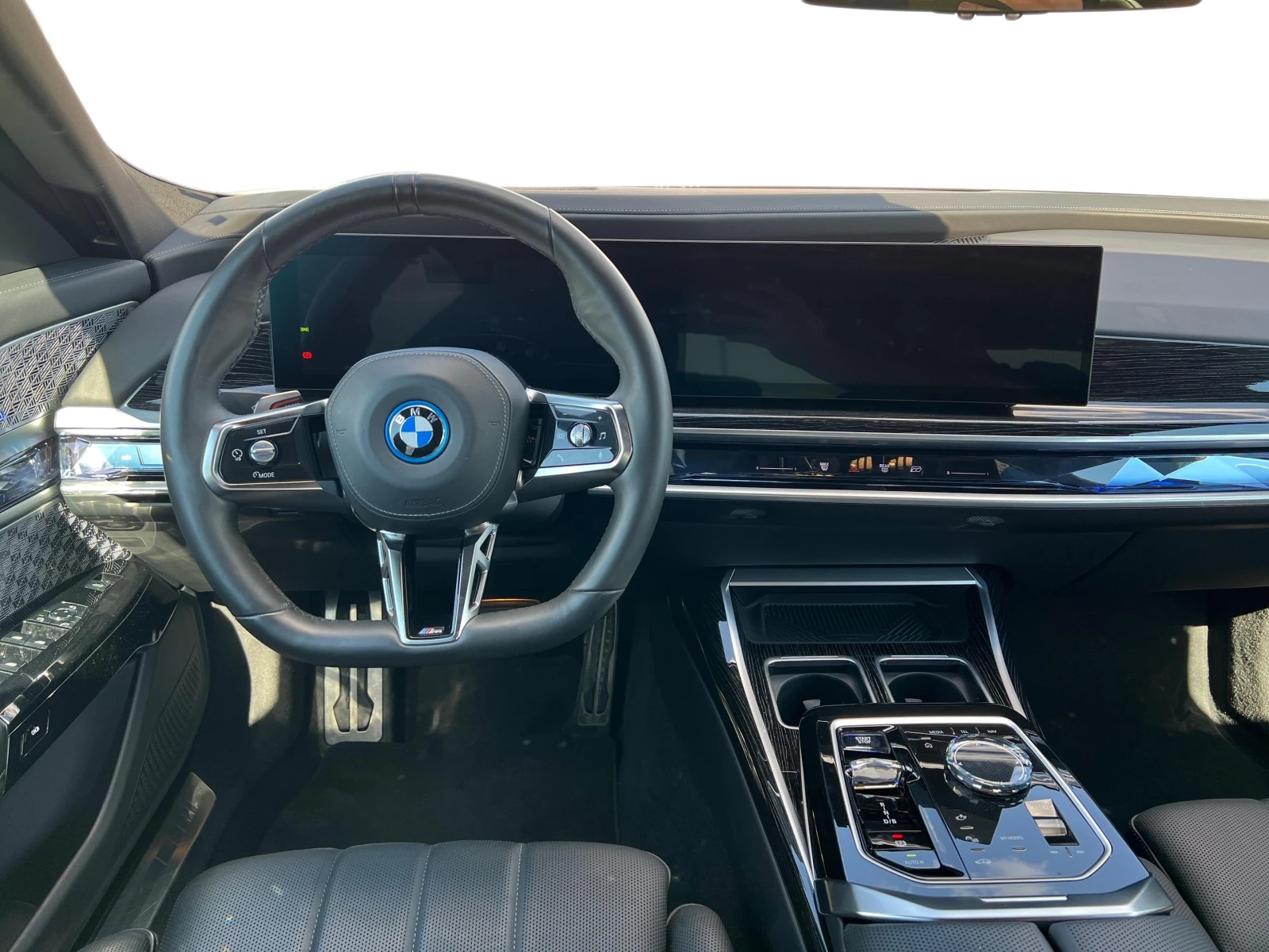 BMW i7 xDrive60, снимка 7 - Автомобили и джипове - 54551995