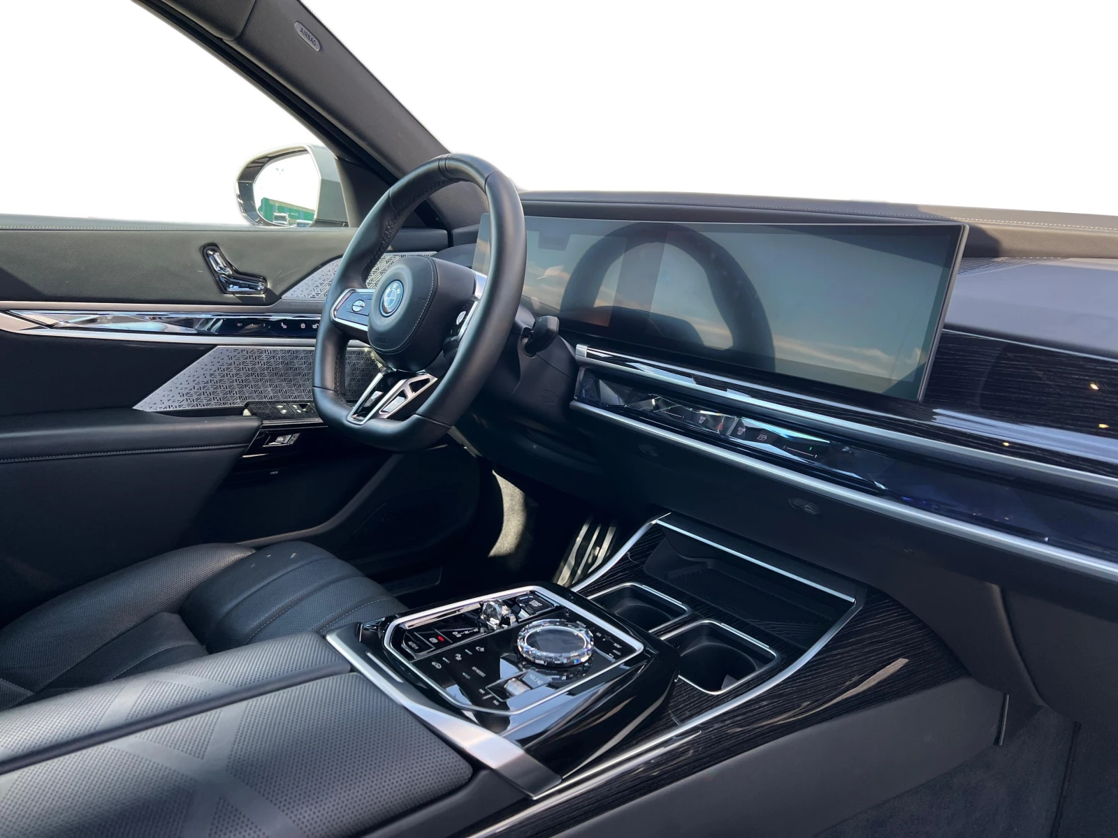 BMW i7 xDrive60, снимка 9 - Автомобили и джипове - 54551995
