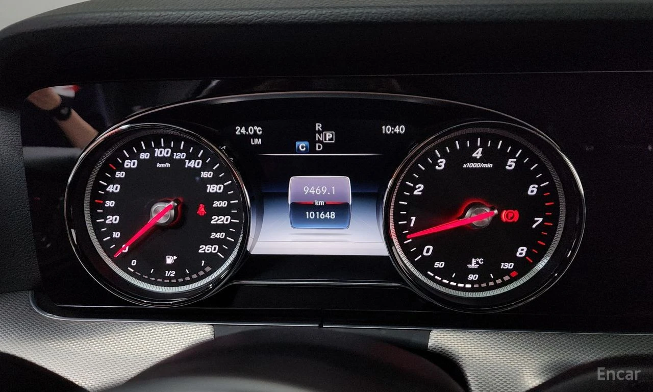 Mercedes-Benz E 300 ПОДГРЕВ* 360КАМЕРА* МЪРТВА* ТОЧКА* LANE* ASSIST* , снимка 11 - Автомобили и джипове - 55105450