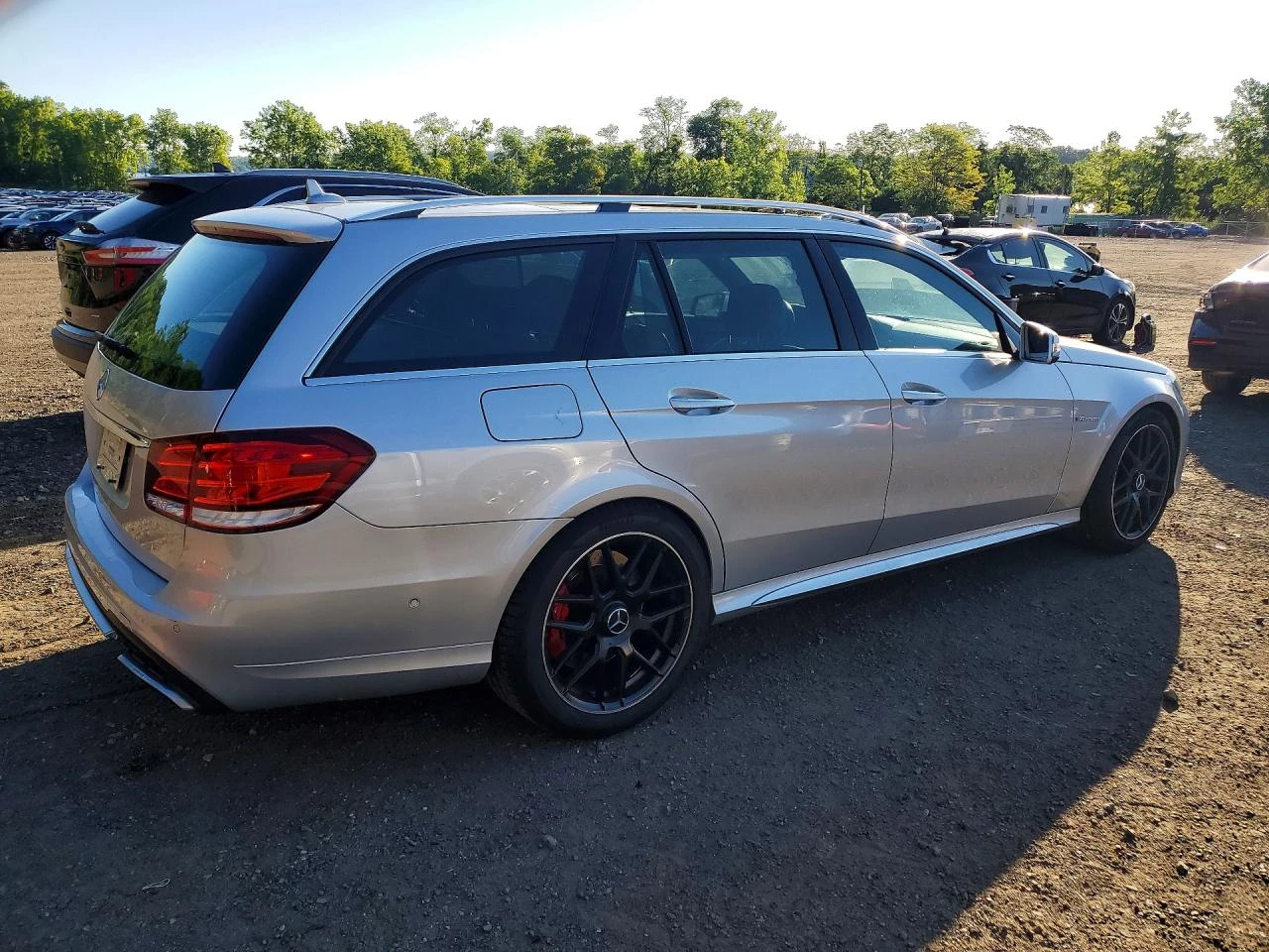Mercedes-Benz E 63 AMG 5.5l -S, снимка 3 - Автомобили и джипове - 55158658