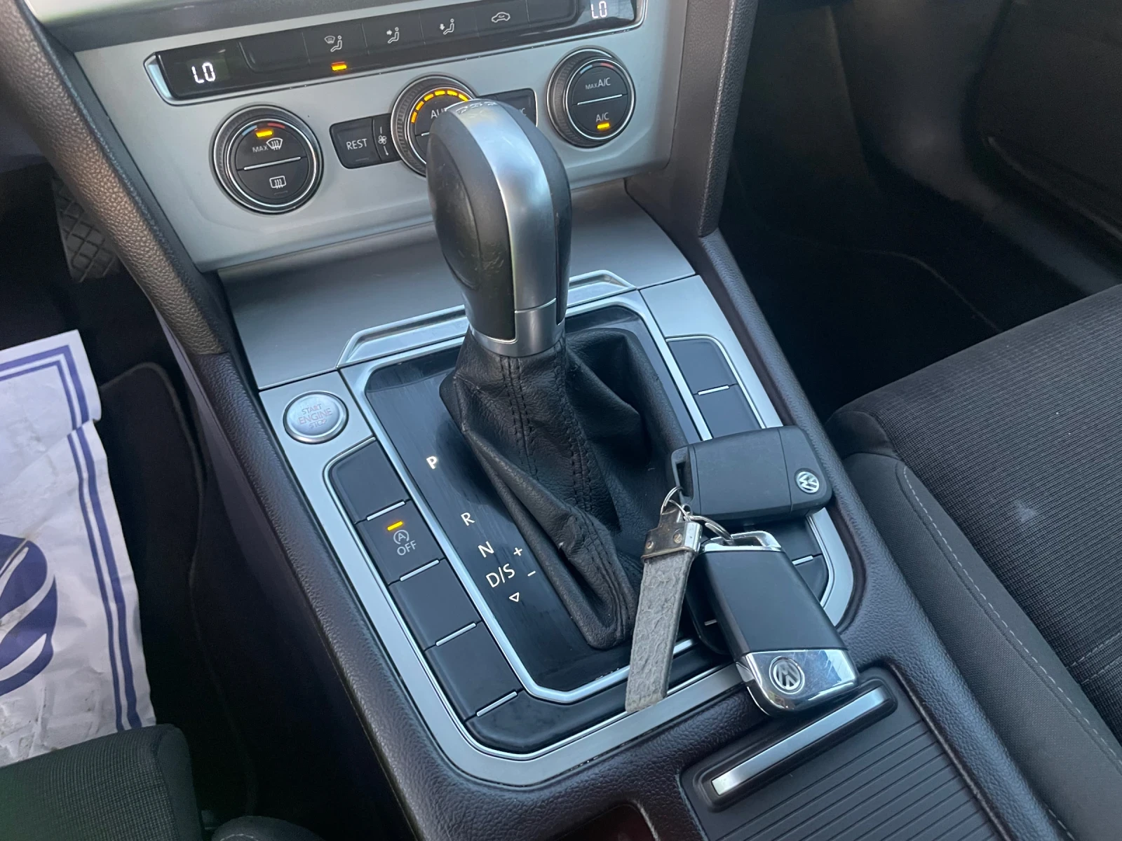 VW Passat 8 1.6TDI DISTRONIC NAVI AUTOMATIC DSG EURO6, снимка 11 - Автомобили и джипове - 55382804