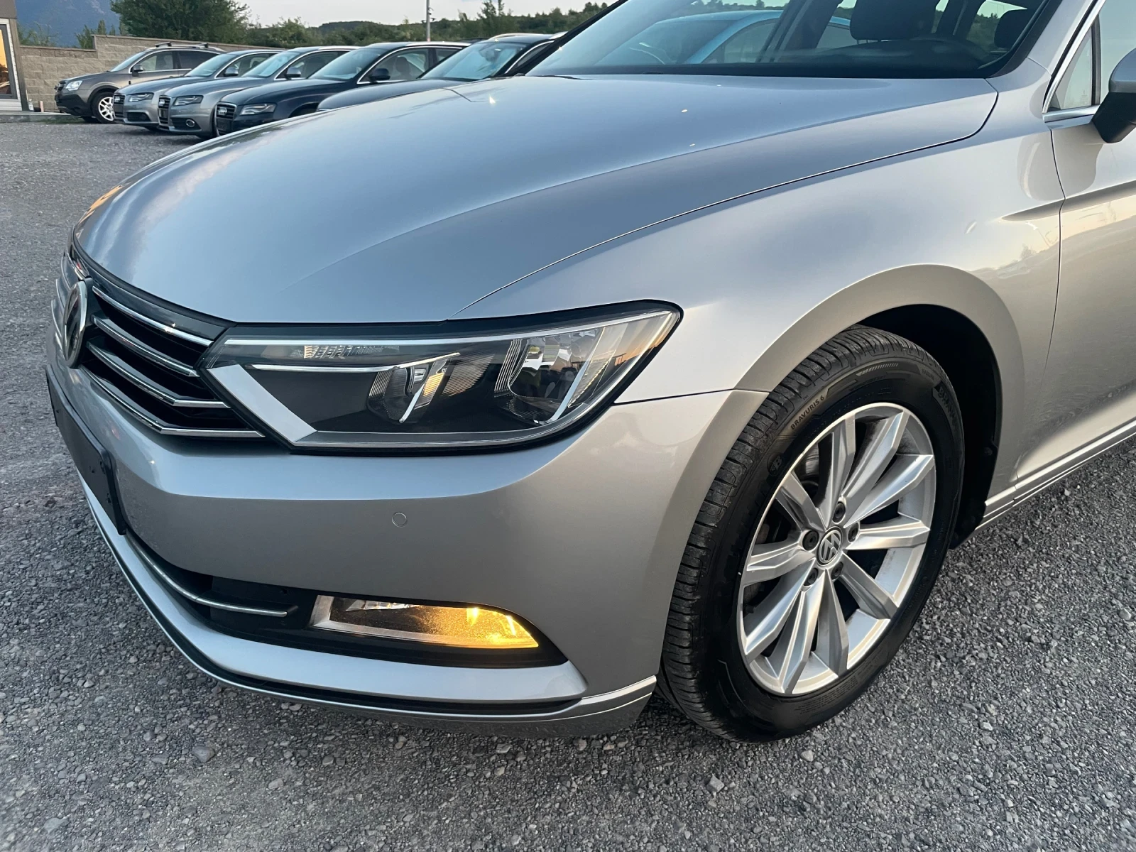 VW Passat 8 1.6TDI DISTRONIC NAVI AUTOMATIC DSG EURO6, снимка 12 - Автомобили и джипове - 55382804