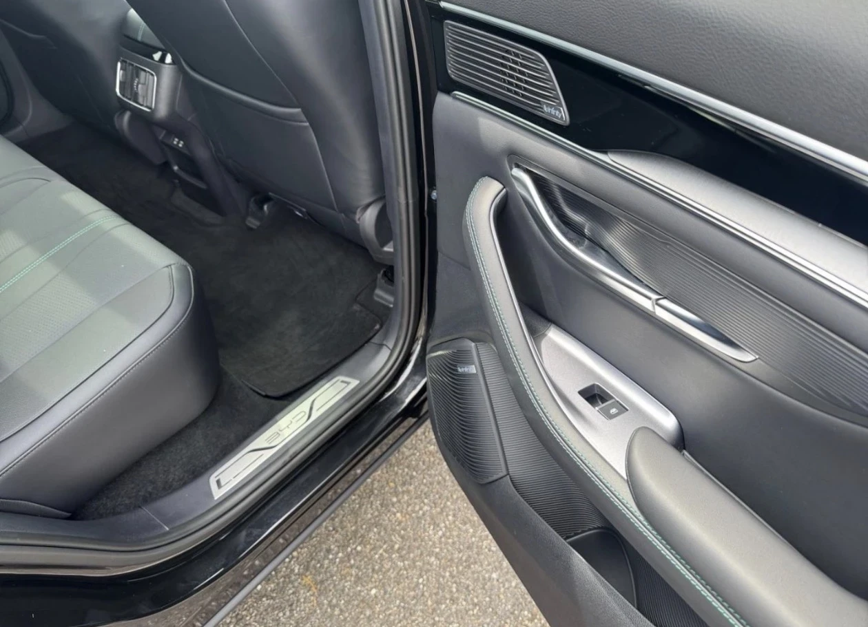 BYD Seal U DM-i 1.5 PHEV 4x4 Exelence , снимка 14 - Автомобили и джипове - 56736970
