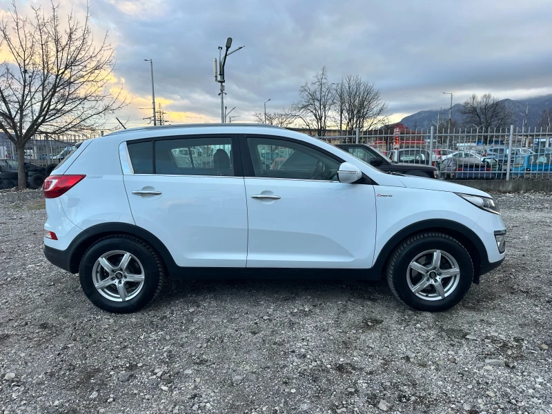 Kia Sportage 2.0CRDI 136kc 4x4, снимка 6 - Автомобили и джипове - 48631809