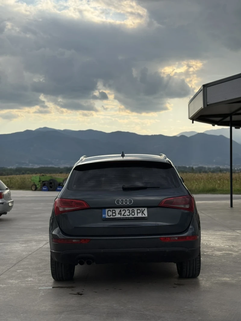 Audi Q5 2.0, снимка 8 - Автомобили и джипове - 52554373