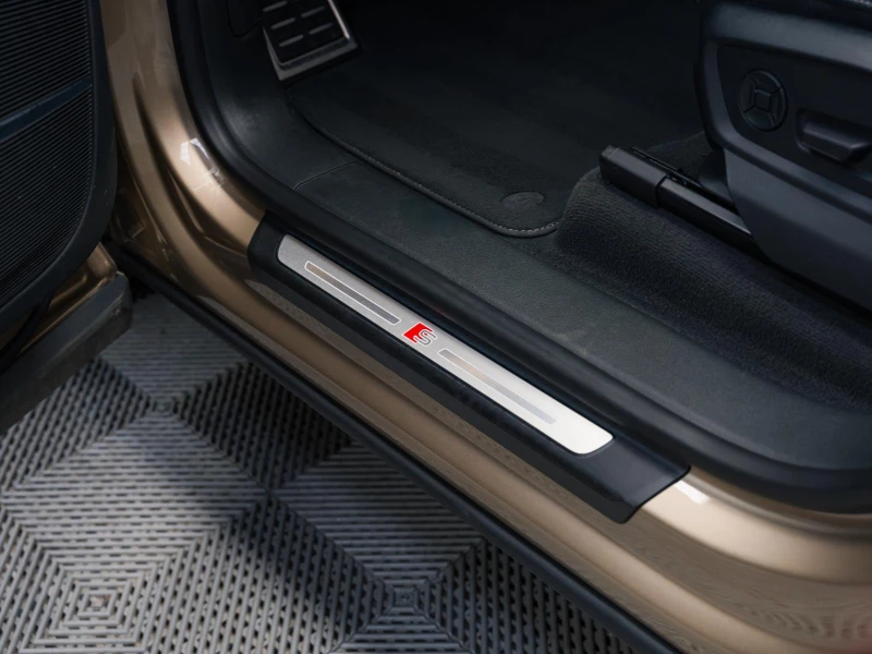 Audi Q8 50TDI Quattro S-line* 360* Обдухв* Bang&Olufsen* H, снимка 12 - Автомобили и джипове - 52939271