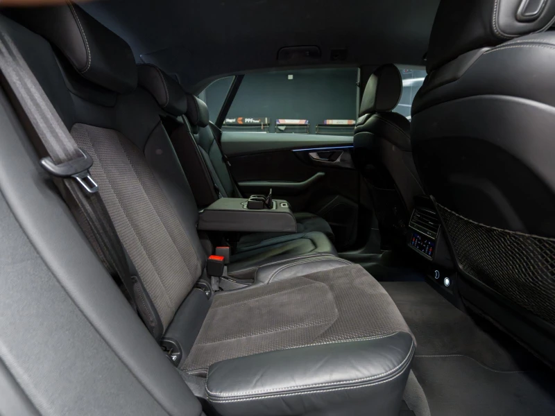 Audi Q8 50TDI Quattro S-line* 360* Обдухв* Bang&Olufsen* H, снимка 6 - Автомобили и джипове - 52939271