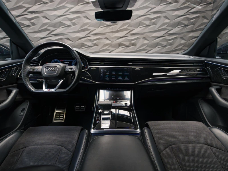 Audi Q8 50TDI Quattro S-line* 360* Обдухв* Bang&Olufsen* H, снимка 9 - Автомобили и джипове - 52939271