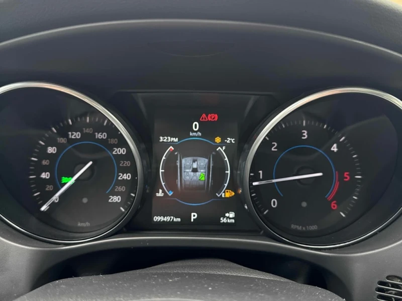 Jaguar F-PACE * AWD 4dr 20d Prestige * CARFAX * БЕЗ ПЪРВОНАЧАЛНА, снимка 8 - Автомобили и джипове - 53219695