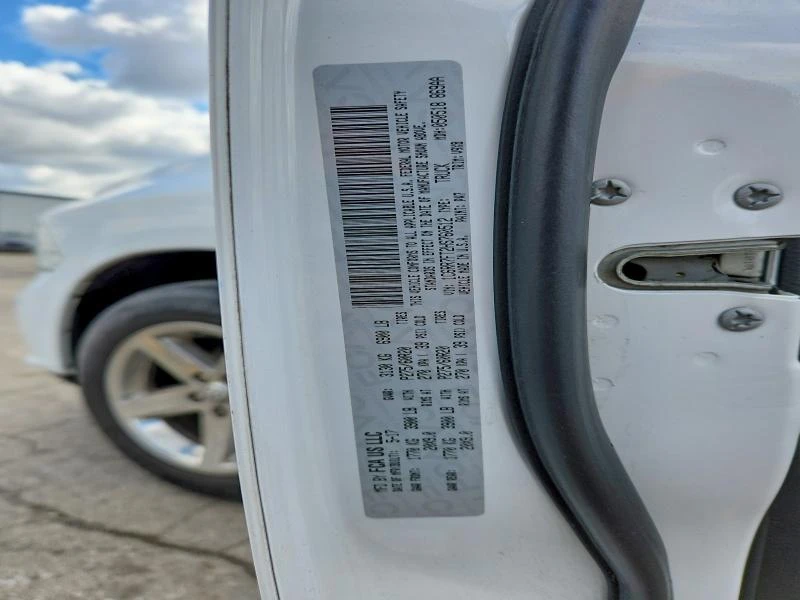 Dodge RAM 1500 ST V8 HEMI, снимка 12 - Автомобили и джипове - 54332685