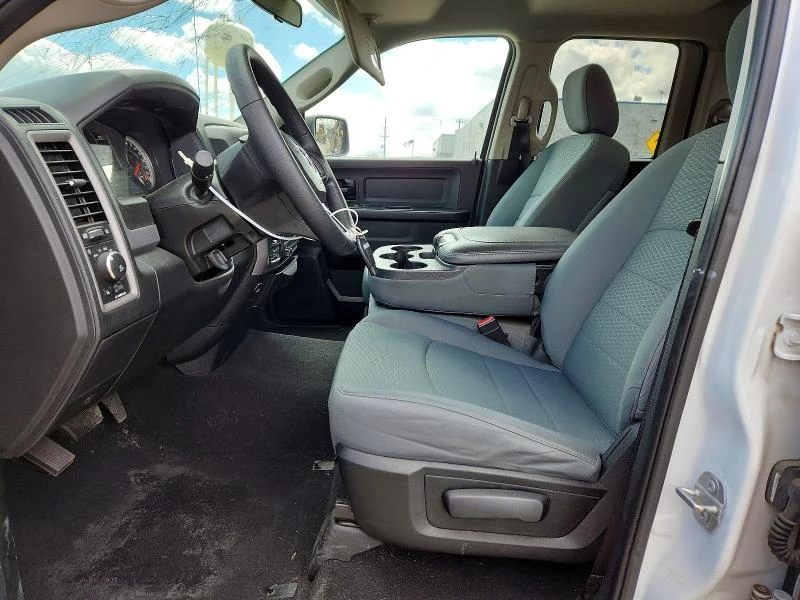 Dodge RAM 1500 ST V8 HEMI, снимка 7 - Автомобили и джипове - 54332685