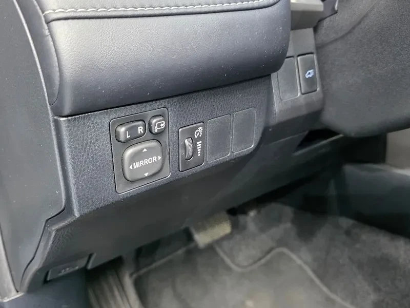 Toyota Rav4 2.5 4WD HYBRID, снимка 16 - Автомобили и джипове - 55797318
