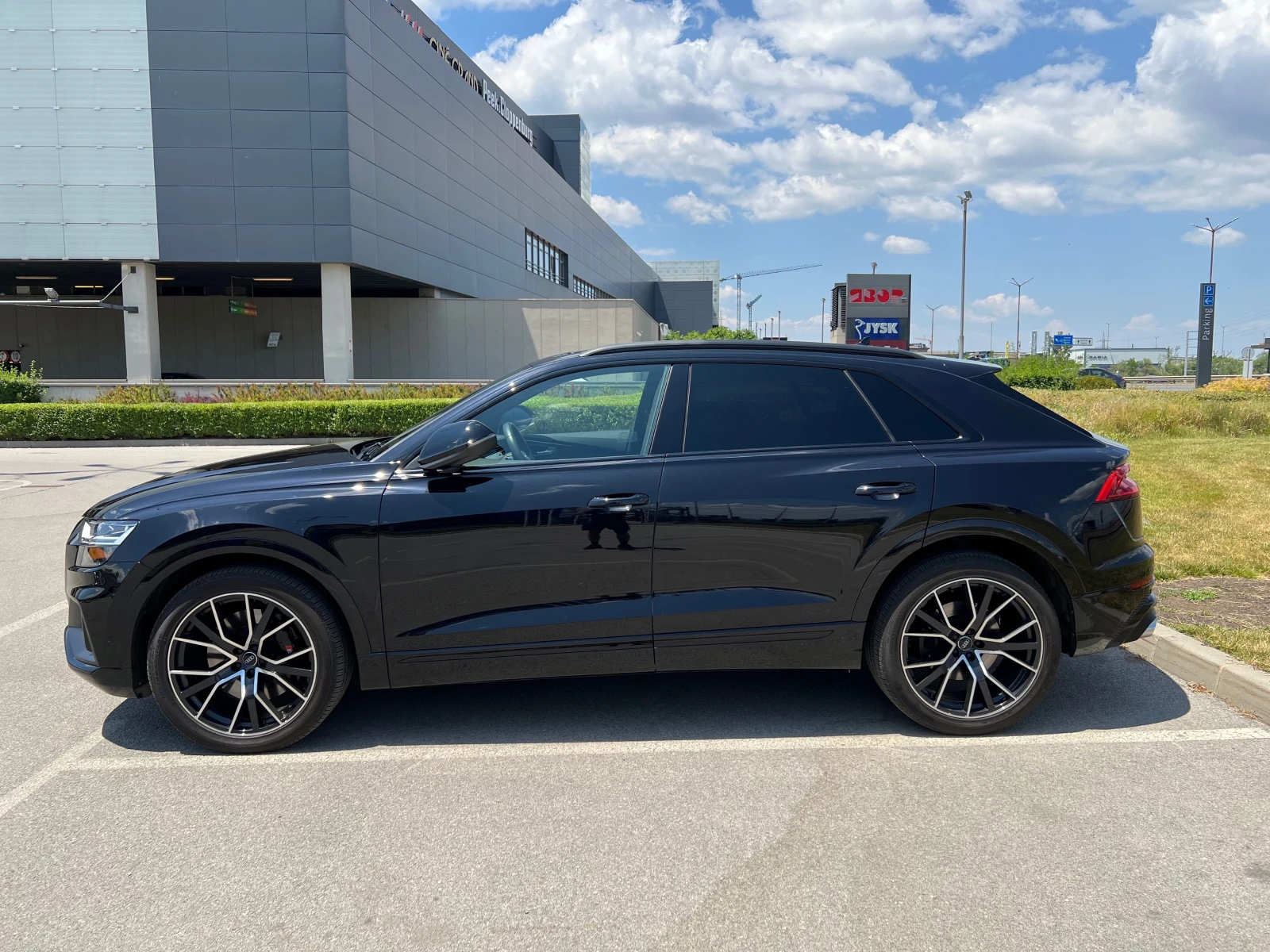 Audi SQ8 4.0 TFSI V8 - изображение 7