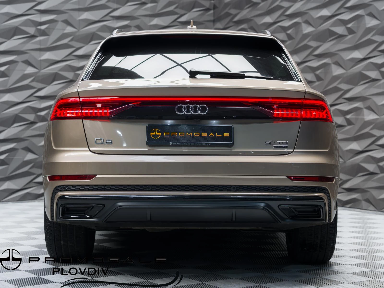 Audi Q8 50TDI Quattro S-line* 360* Обдухв* Bang&Olufsen* H - изображение 4