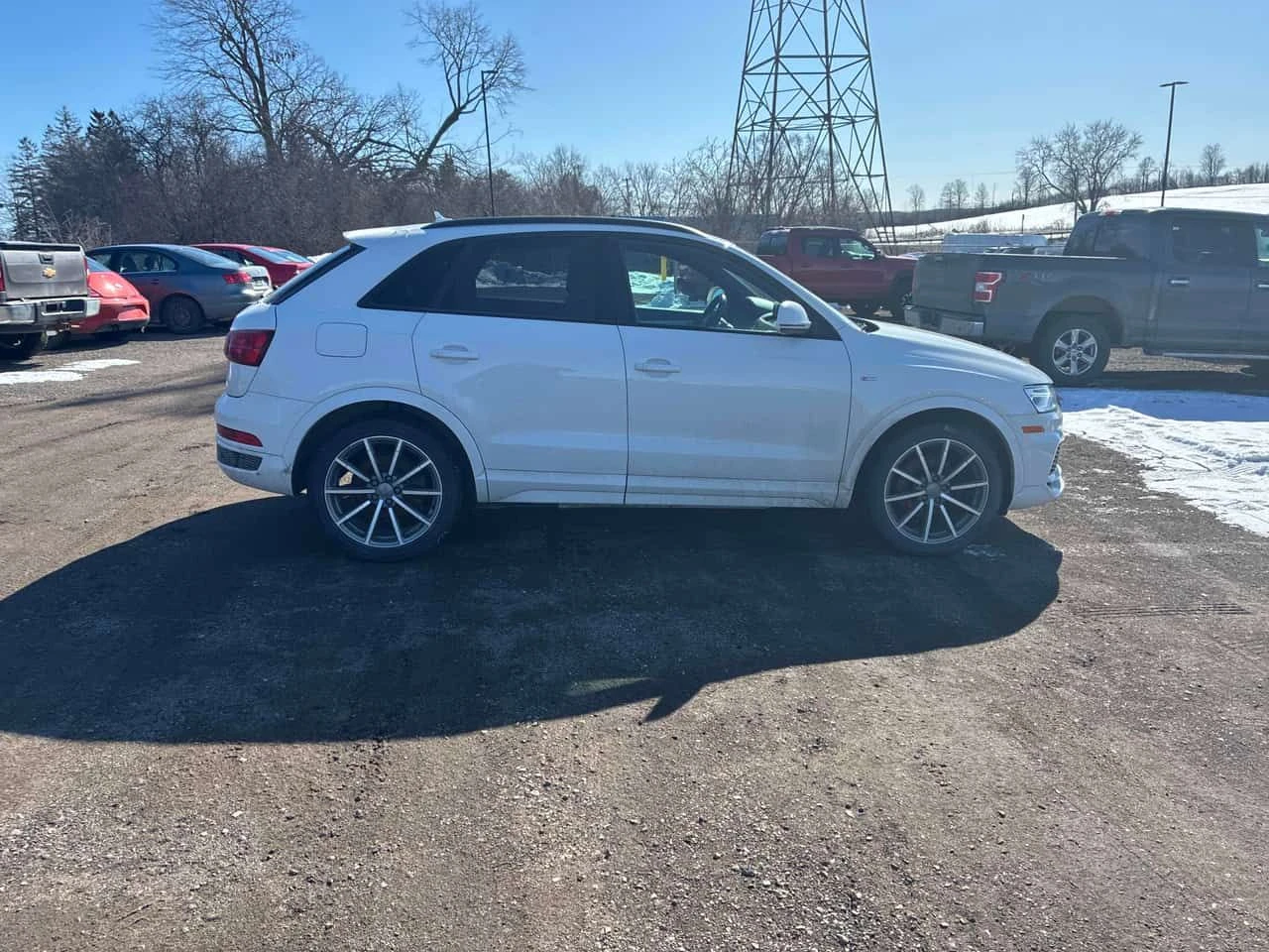 Audi Q3 * PROGRESSIV * ПОДГРЕВ * ПАНОРАМА * КЛИП НА МОТОРА - изображение 4