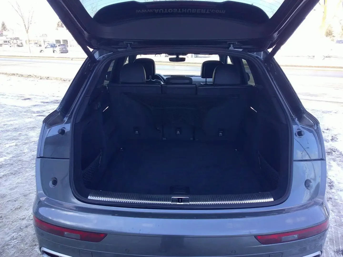 Audi SQ5 MATRIX| PROGRESSIVE| PANO| 8ZF| 360| CARBON, снимка 15 - Автомобили и джипове - 53737715