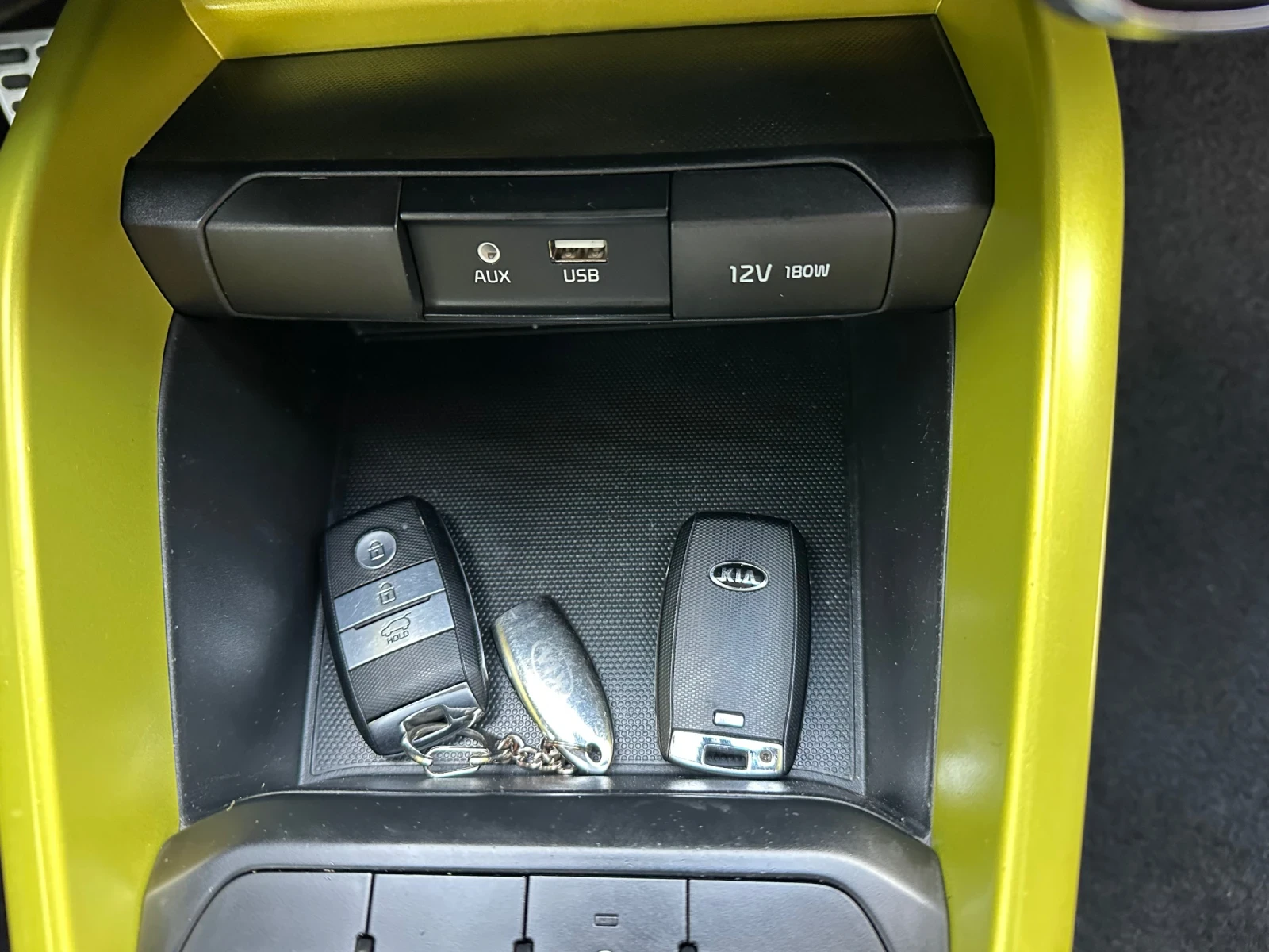 Kia Stonic КАМЕРА+ НАВИГАЦИЯ, снимка 15 - Автомобили и джипове - 54035474