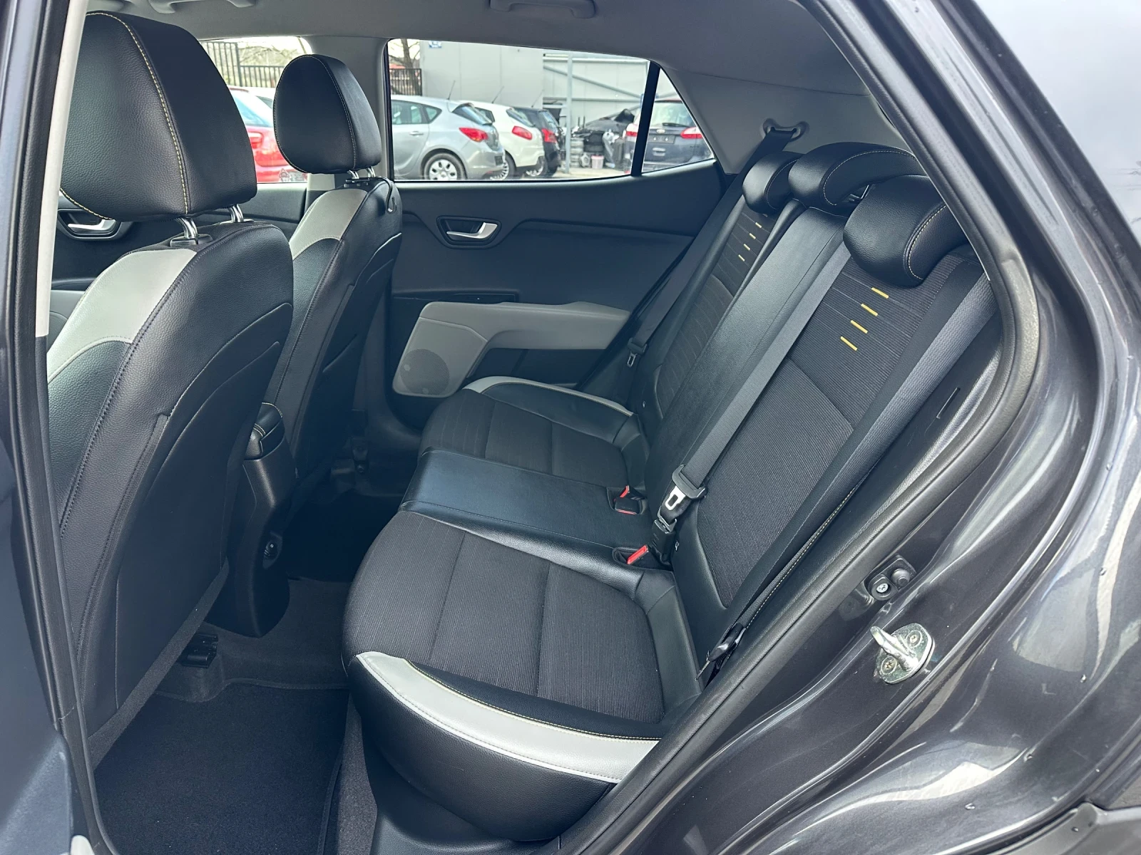 Kia Stonic КАМЕРА+ НАВИГАЦИЯ, снимка 14 - Автомобили и джипове - 54035474