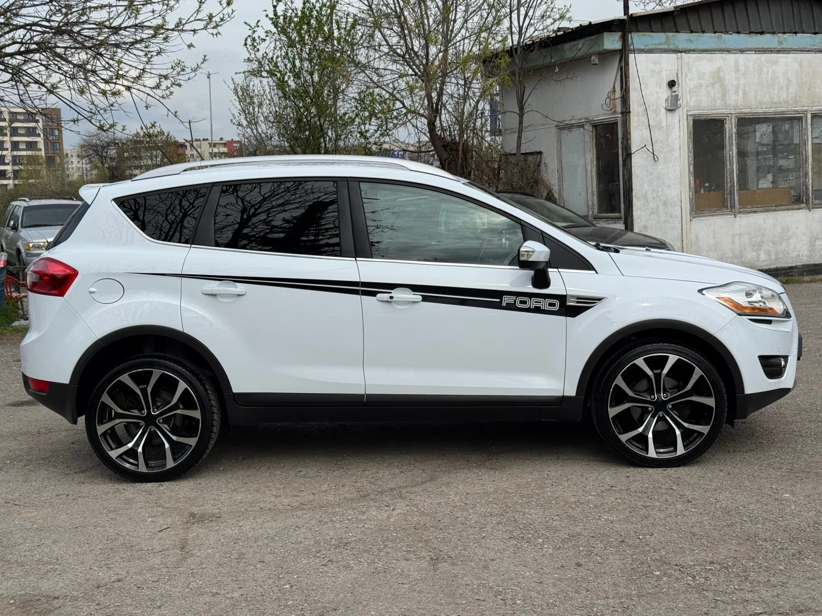 Ford Kuga 2.5Ti-200кс! Нова!, снимка 7 - Автомобили и джипове - 54220675