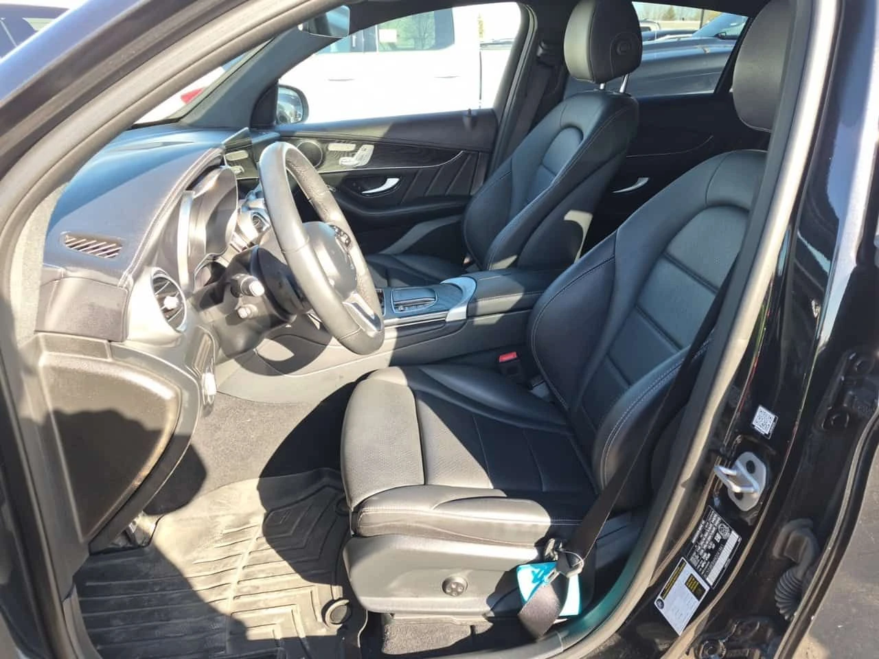 Mercedes-Benz GLC 300  | COUPE | PANO | MEMORY | KEYLESS | 360 , снимка 8 - Автомобили и джипове - 54342030