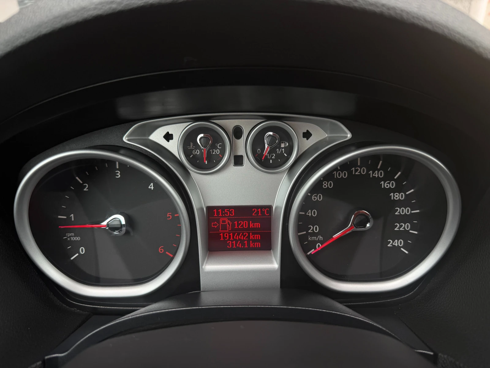 Ford Kuga 2.0TDCI TITANIUM 4X4 TOP TOP TOP, снимка 10 - Автомобили и джипове - 54455040