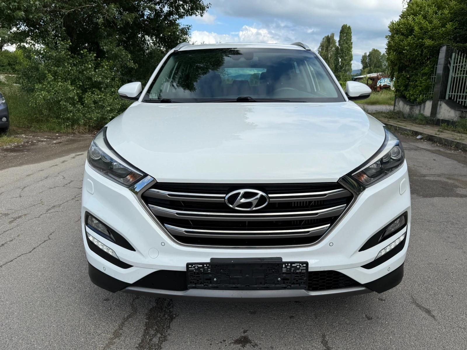 Hyundai Tucson * 2.0CRDI* AWD* PODGREV* CAMERA* SWISS* , снимка 2 - Автомобили и джипове - 54782799