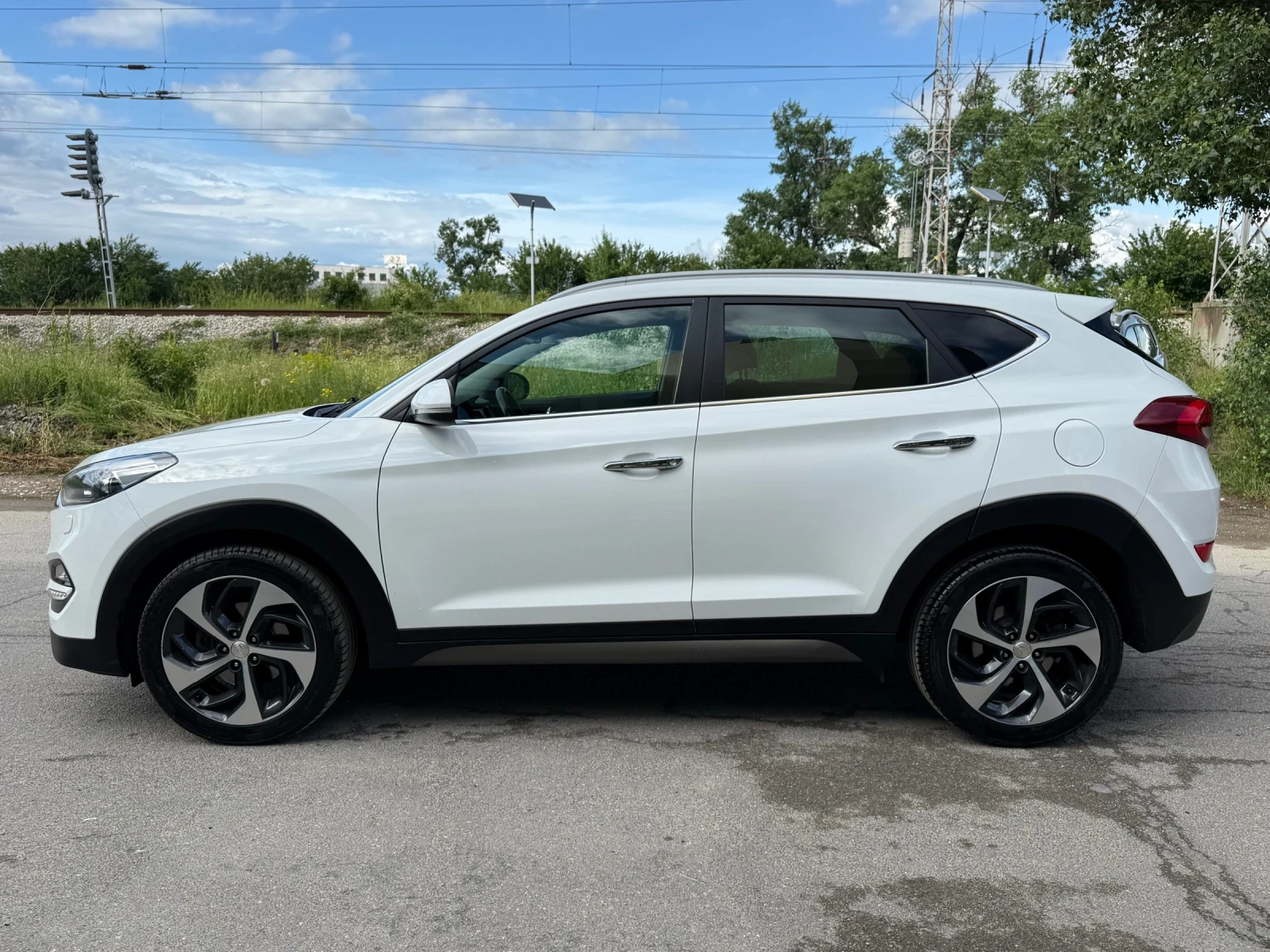 Hyundai Tucson * 2.0CRDI* AWD* PODGREV* CAMERA* SWISS* , снимка 8 - Автомобили и джипове - 54782799