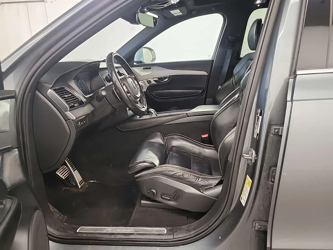 Volvo Xc90 R Design/360 КАМ/ПАНОРАМА/ВТОРИ ЧИФТ ГУМИ И ДЖАНТИ, снимка 8 - Автомобили и джипове - 55590419