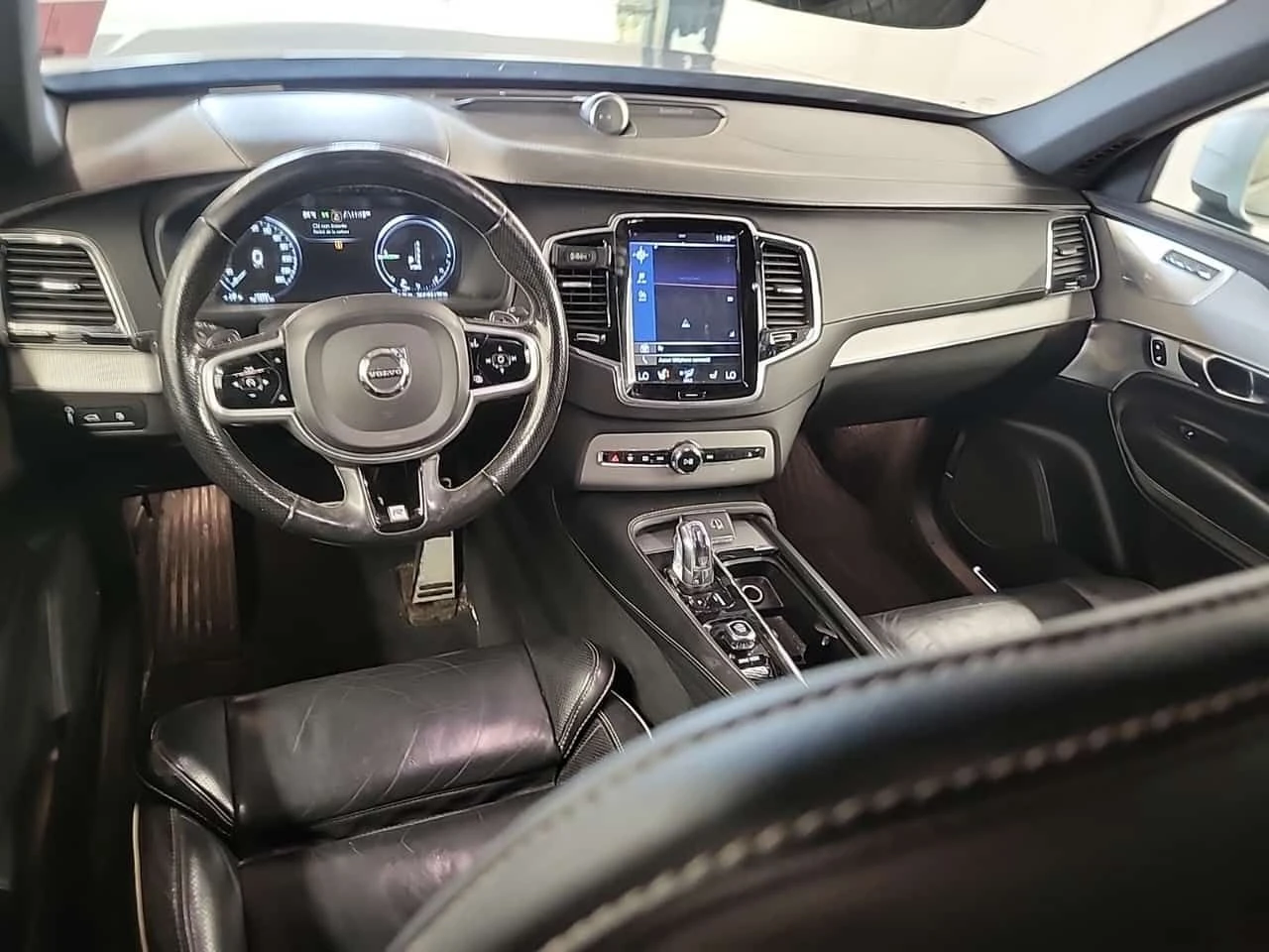 Volvo Xc90 R Design/360 КАМ/ПАНОРАМА/ВТОРИ ЧИФТ ГУМИ И ДЖАНТИ, снимка 11 - Автомобили и джипове - 55590419