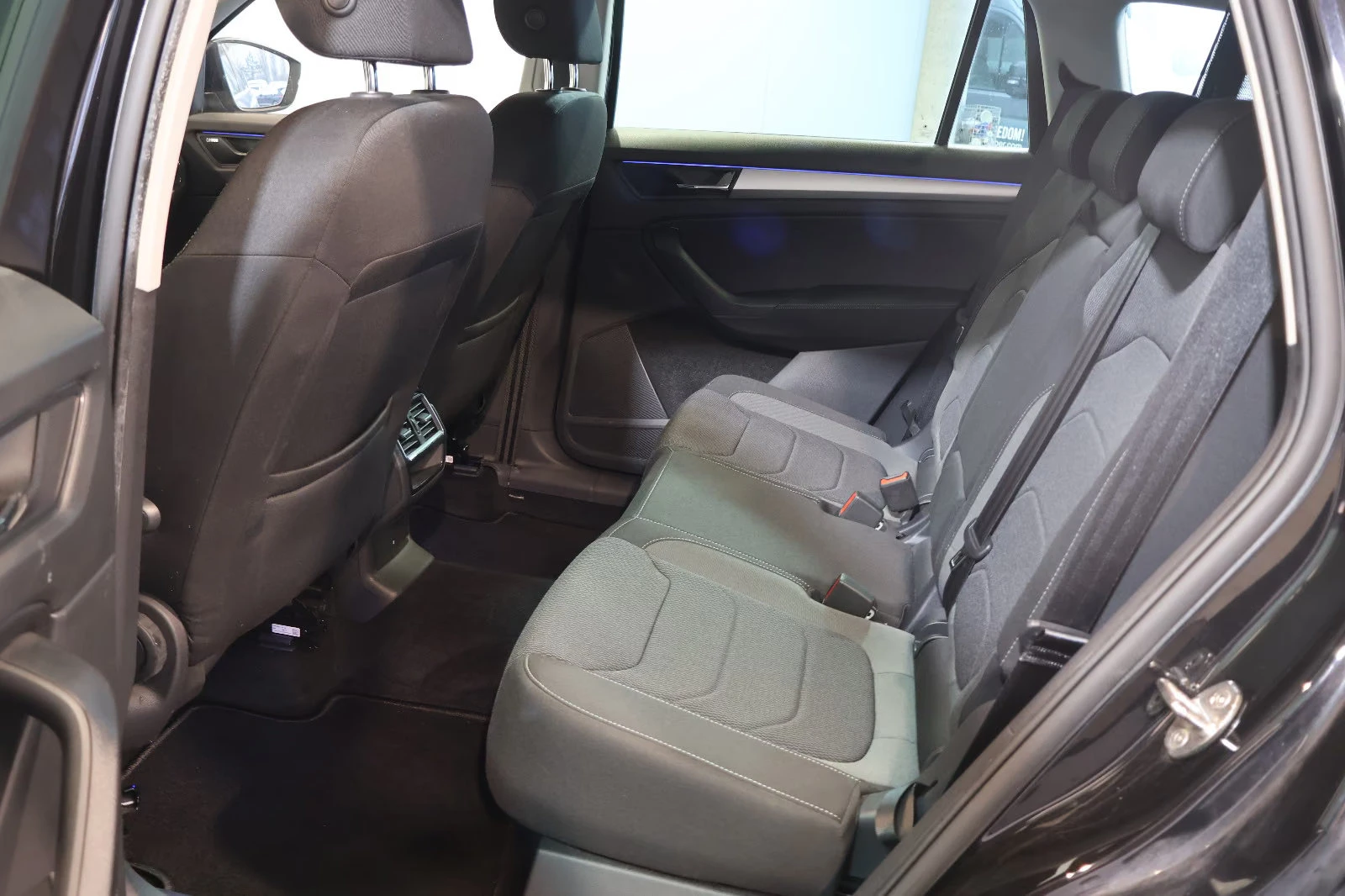 Skoda Kodiaq AMBITION/150HP/CAM/CPLAY/DIGI/NAVI/LED/670q, снимка 15 - Автомобили и джипове - 55992574