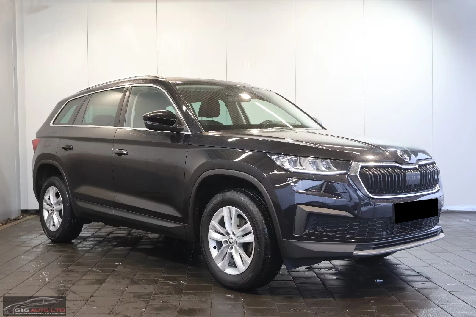 Skoda Kodiaq AMBITION/150HP/CAM/CPLAY/DIGI/NAVI/LED/670q, снимка 4 - Автомобили и джипове - 55992574