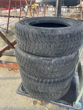 Гуми Зимни 245/75R16, снимка 1