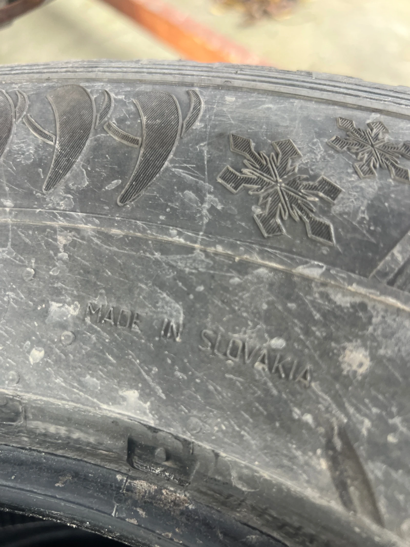 Гуми Зимни 245/75R16, снимка 6 - Гуми и джанти - 53853241