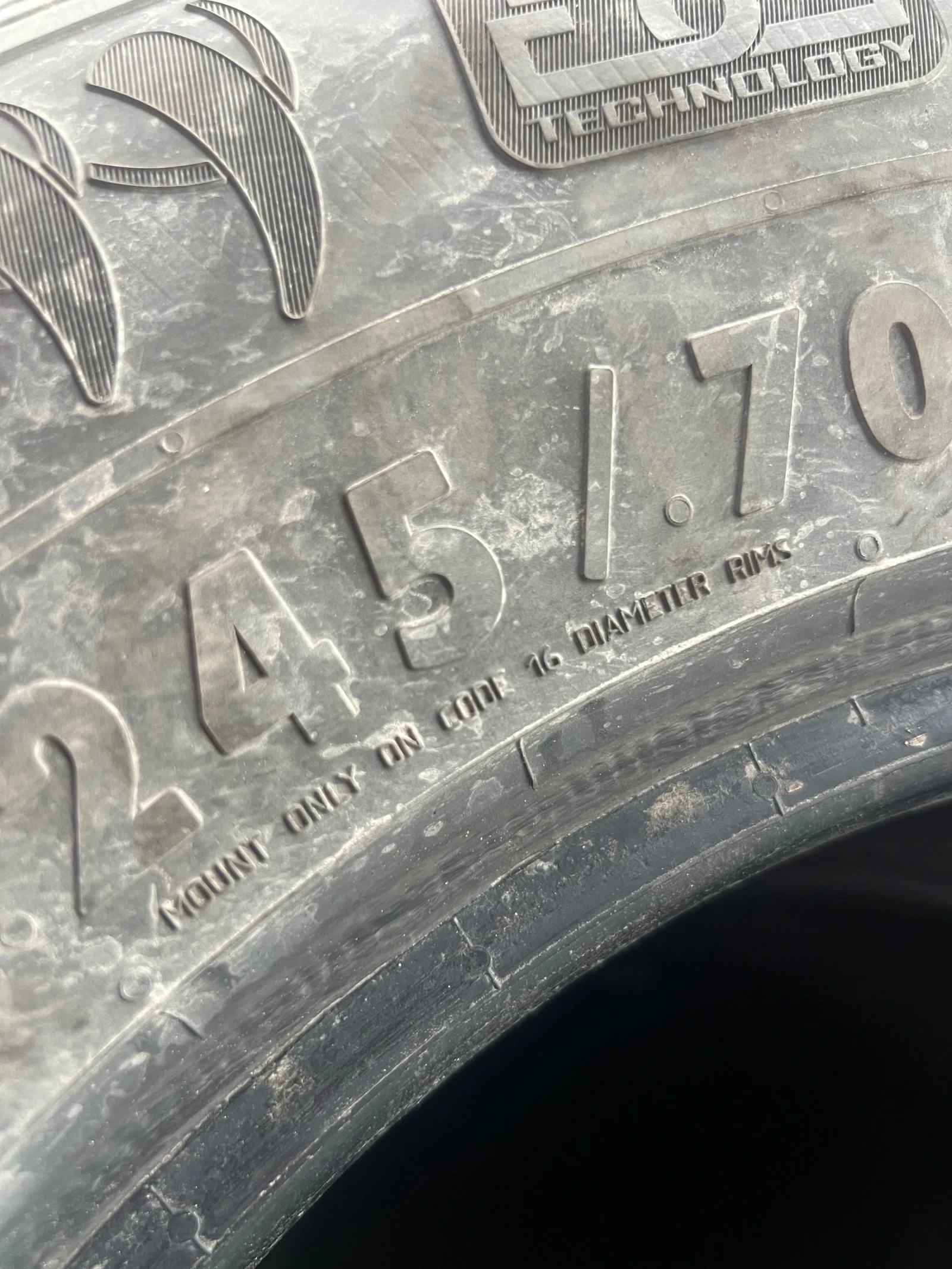 Гуми Зимни 245/75R16, снимка 3 - Гуми и джанти - 53853241