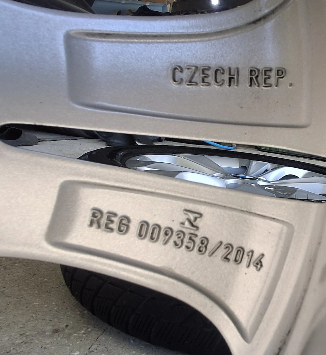 Гуми с джанти Bridgestone 225/55R17, снимка 13 - Гуми и джанти - 54430201