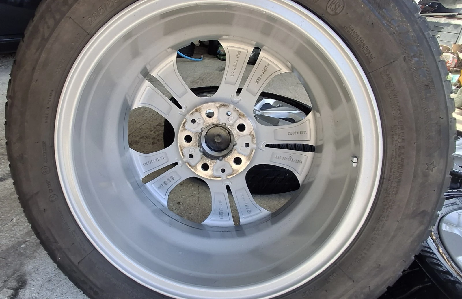 Гуми с джанти Bridgestone 225/55R17, снимка 11 - Гуми и джанти - 54430201