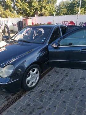 Mercedes-Benz 240, снимка 2 - Автомобили и джипове - 45454424