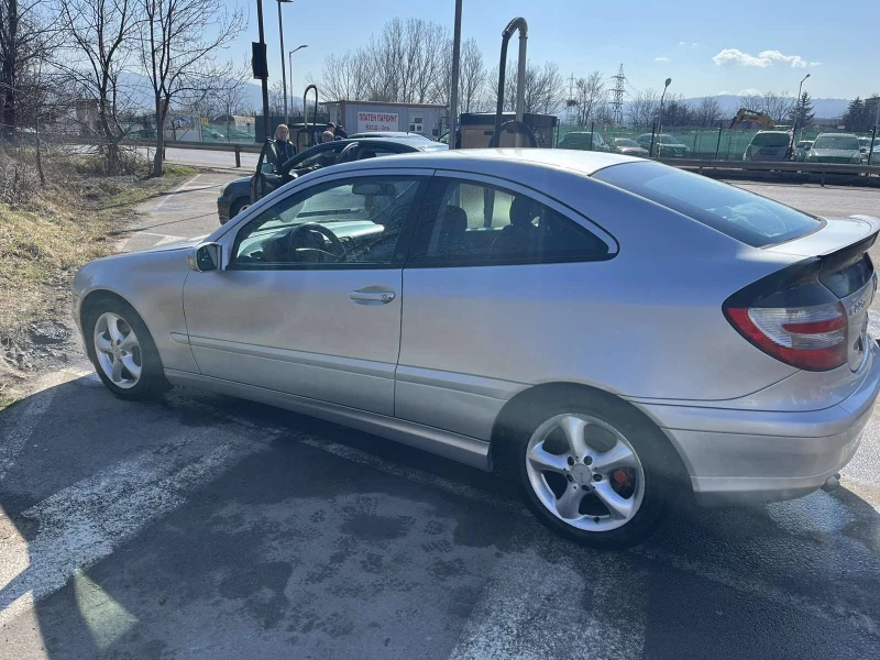 Mercedes-Benz C 220, снимка 4 - Автомобили и джипове - 46992204