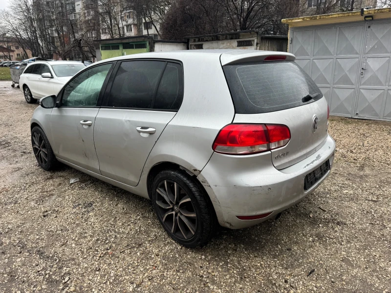 VW Golf 1.6 TDI, снимка 3 - Автомобили и джипове - 49285143