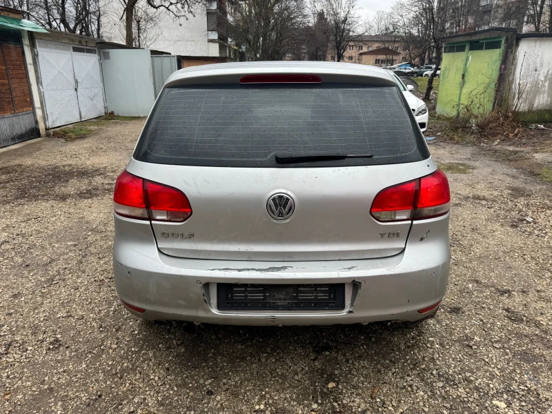 VW Golf 1.6 TDI, снимка 4 - Автомобили и джипове - 49285143