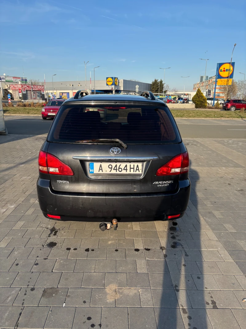 Toyota Avensis verso, снимка 4 - Автомобили и джипове - 49446265