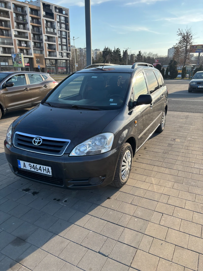 Toyota Avensis verso, снимка 2 - Автомобили и джипове - 49446265